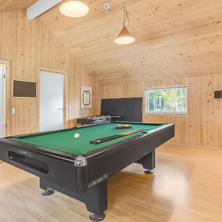 Nice Home In Vaeggerlose With Sauna * Bøtø By