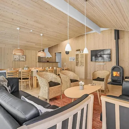 Дом отдыха In Vaeggerlose With Sauna