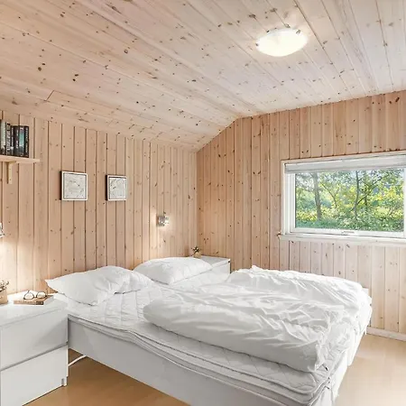Nice Home In Vaeggerlose With Sauna
