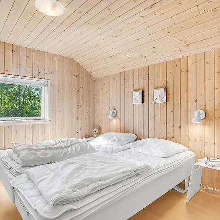 Semesterbostad In Vaeggerlose With Sauna Bøtø By